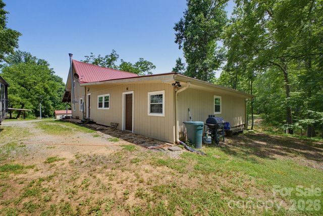1239 W McGuinn Road, Mill Spring, NC 28756