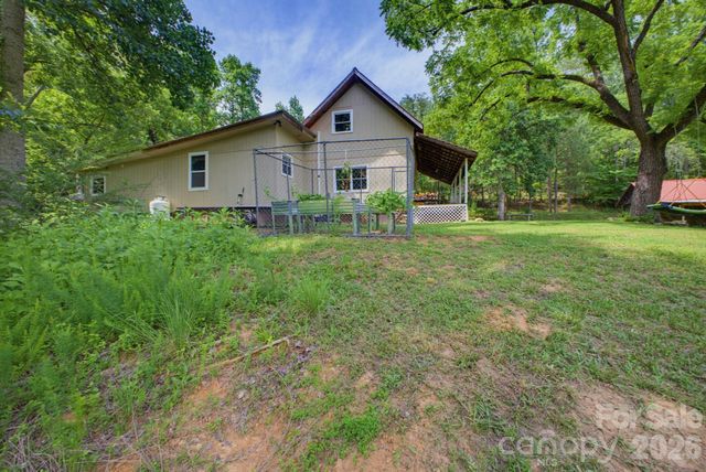 1239 W McGuinn Road, Mill Spring, NC 28756