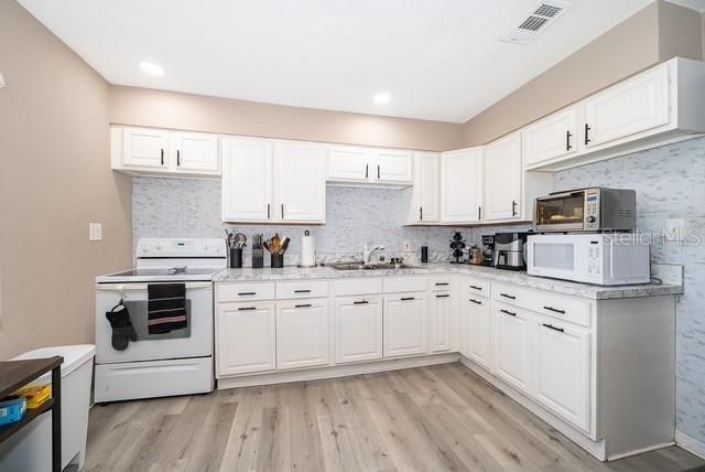 3613 AMIGOS AVENUE, Orlando, FL 32808