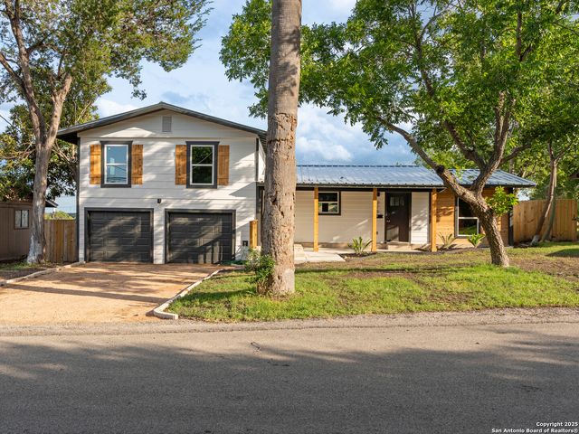 375 W Faust, New Braunfels, TX 78130