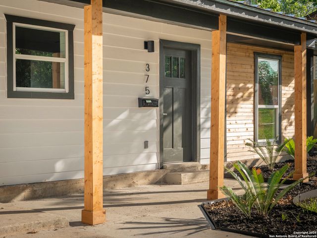 375 W Faust, New Braunfels, TX 78130
