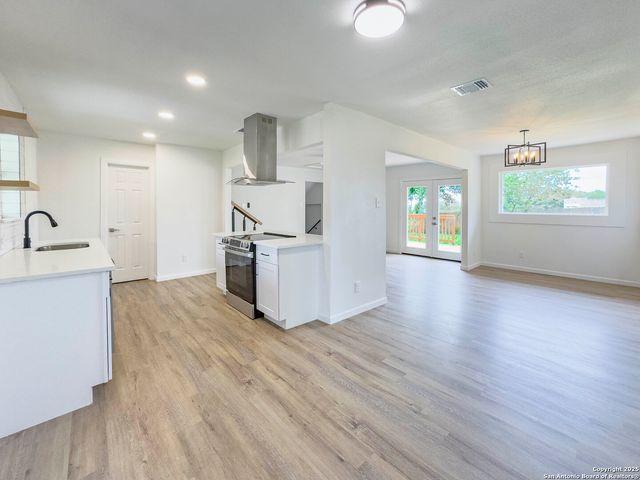 375 W Faust, New Braunfels, TX 78130