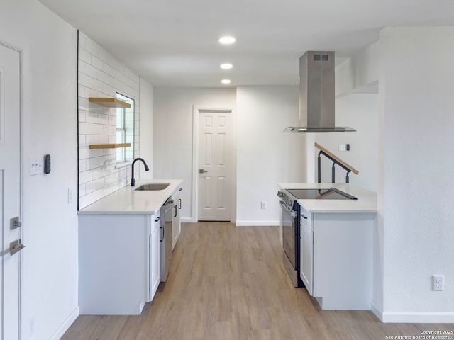 375 W Faust, New Braunfels, TX 78130