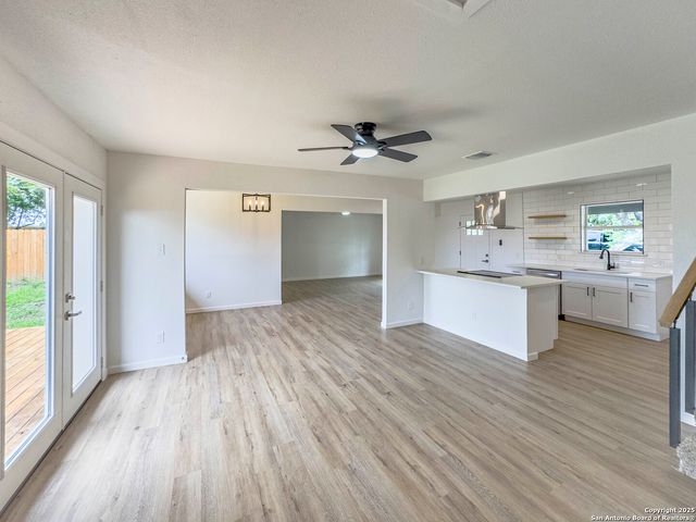 375 W Faust, New Braunfels, TX 78130