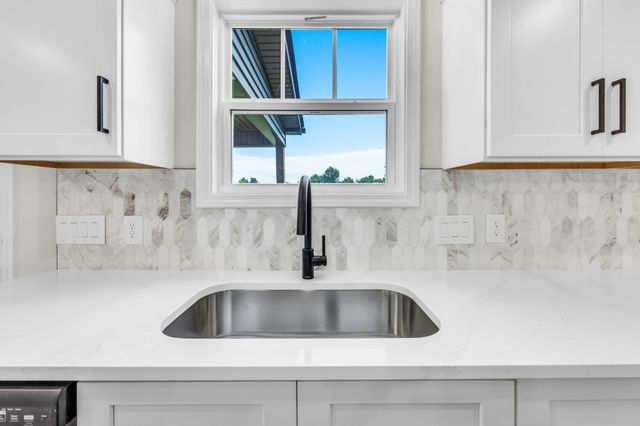 965 Palmyra Rd, Clarksville, TN 37040