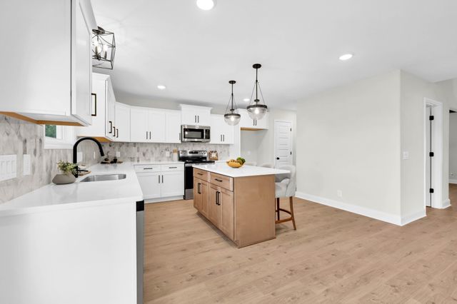 965 Palmyra Rd, Clarksville, TN 37040