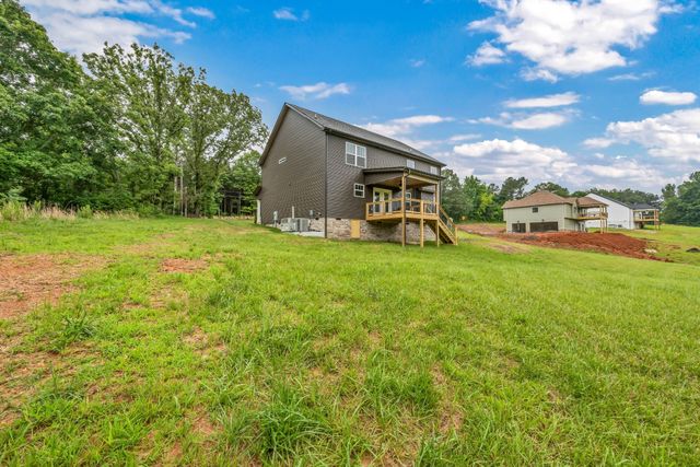 965 Palmyra Rd, Clarksville, TN 37040