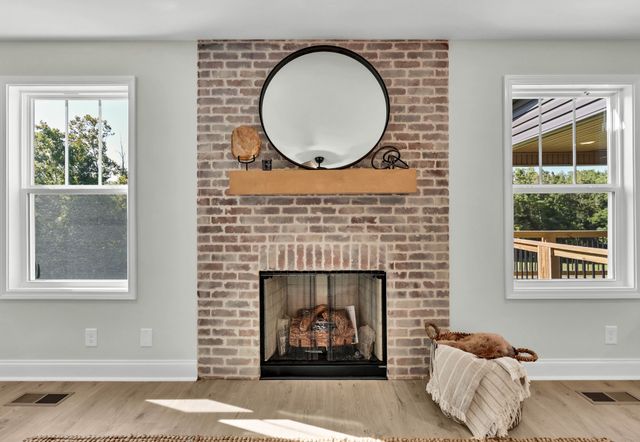 965 Palmyra Rd, Clarksville, TN 37040