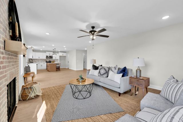 965 Palmyra Rd, Clarksville, TN 37040