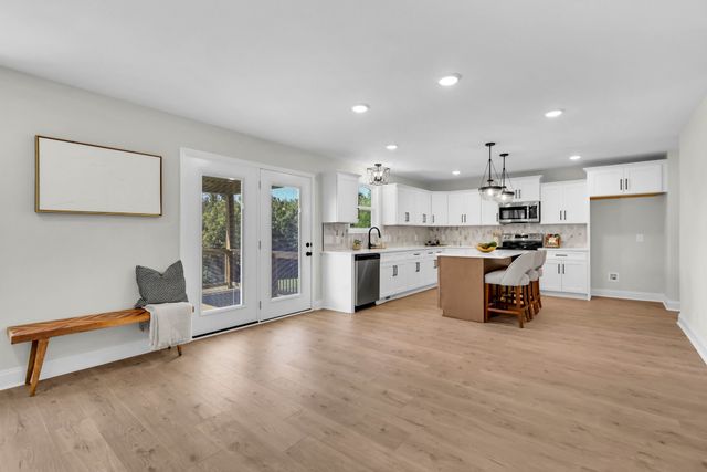 965 Palmyra Rd, Clarksville, TN 37040