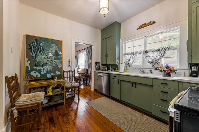 216 E Spring Street 1, 2, and 3, Fayetteville, AR 72701