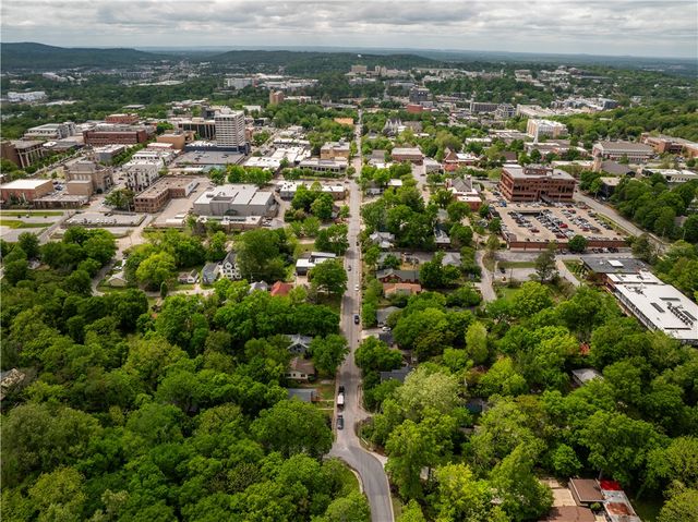 216 E Spring Street 1, 2, and 3, Fayetteville, AR 72701