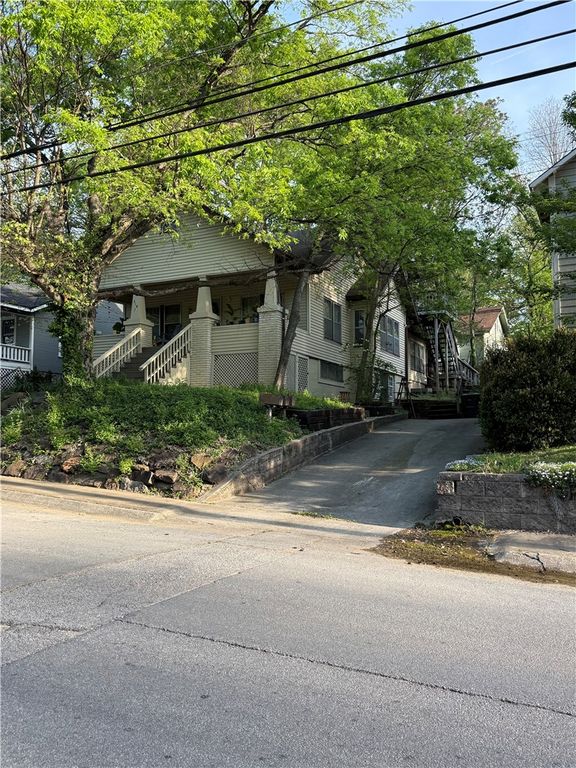 216 E Spring Street 1, 2, and 3, Fayetteville, AR 72701