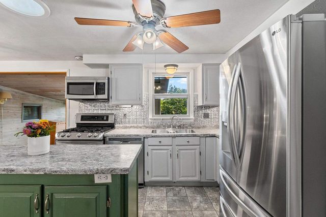 1675 KENNEDY DRIVE, Green Bay, WI 54304