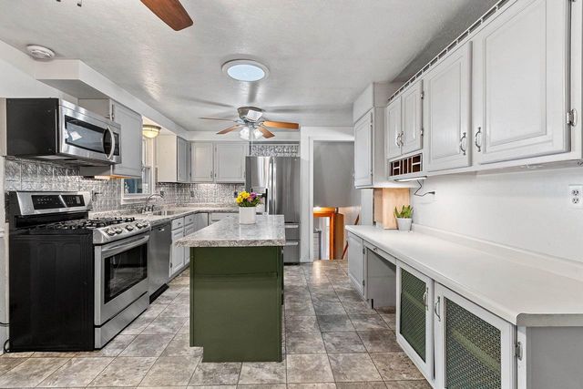 1675 KENNEDY DRIVE, Green Bay, WI 54304
