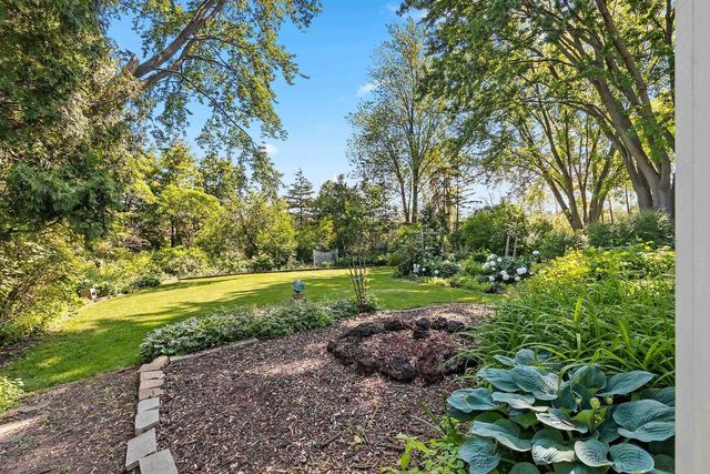 1675 KENNEDY DRIVE, Green Bay, WI 54304