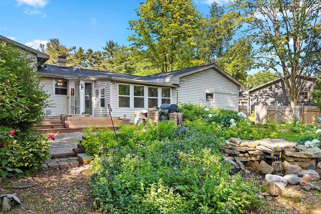 1675 KENNEDY DRIVE, Green Bay, WI 54304