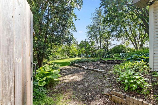 1675 KENNEDY DRIVE, Green Bay, WI 54304
