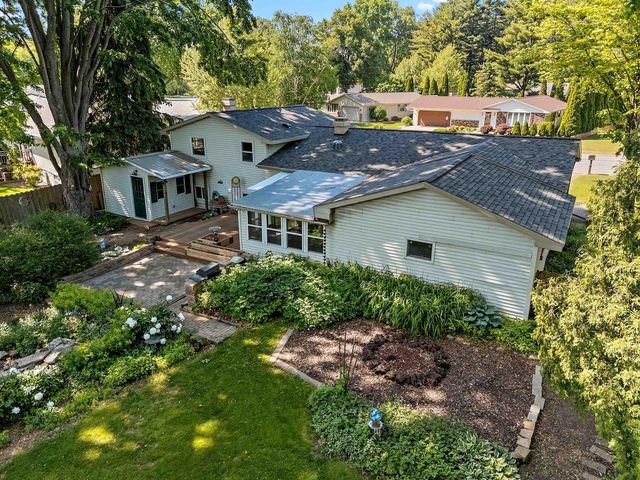 1675 KENNEDY DRIVE, Green Bay, WI 54304