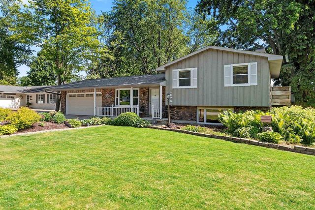 1675 KENNEDY DRIVE, Green Bay, WI 54304
