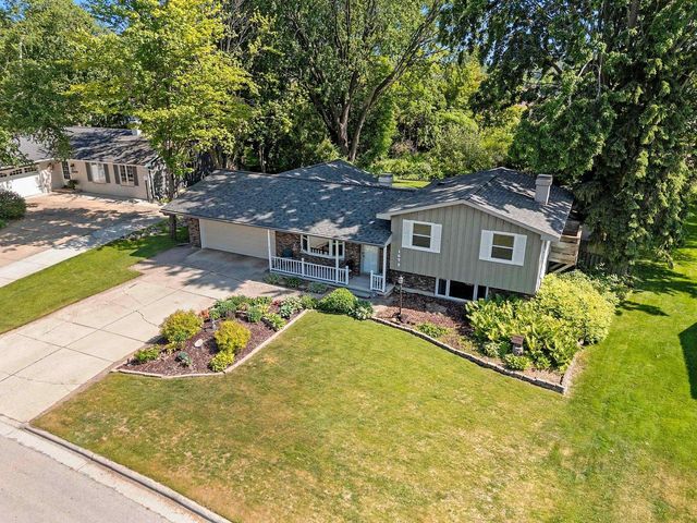 1675 KENNEDY DRIVE, Green Bay, WI 54304
