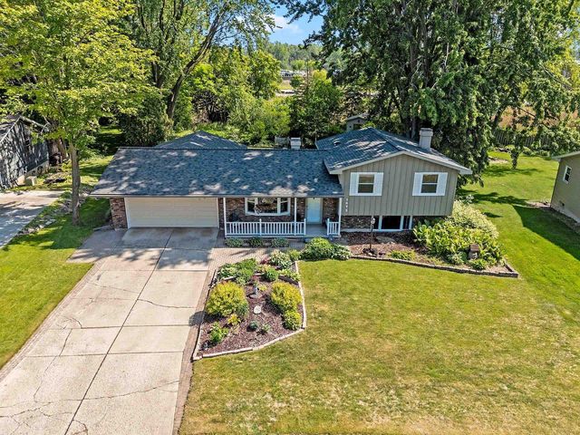 1675 KENNEDY DRIVE, Green Bay, WI 54304