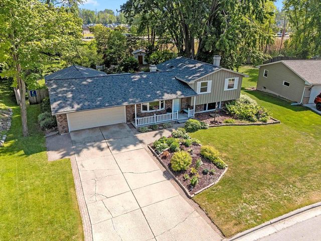 1675 KENNEDY DRIVE, Green Bay, WI 54304
