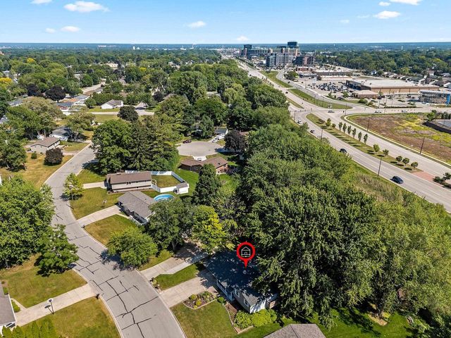 1675 KENNEDY DRIVE, Green Bay, WI 54304