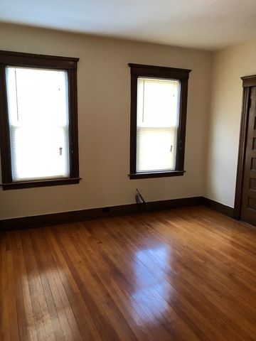 9 Euclid Ave, Worcester, MA 01610