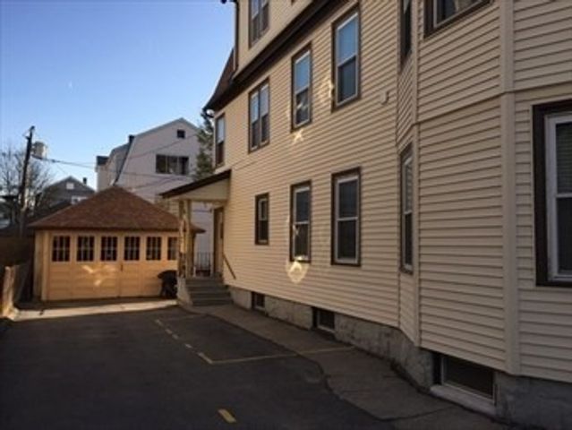 9 Euclid Ave, Worcester, MA 01610