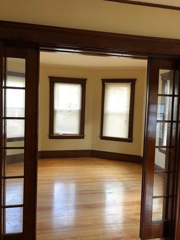9 Euclid Ave, Worcester, MA 01610