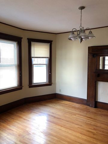 9 Euclid Ave, Worcester, MA 01610
