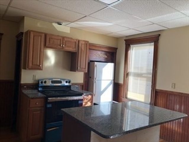 9 Euclid Ave, Worcester, MA 01610
