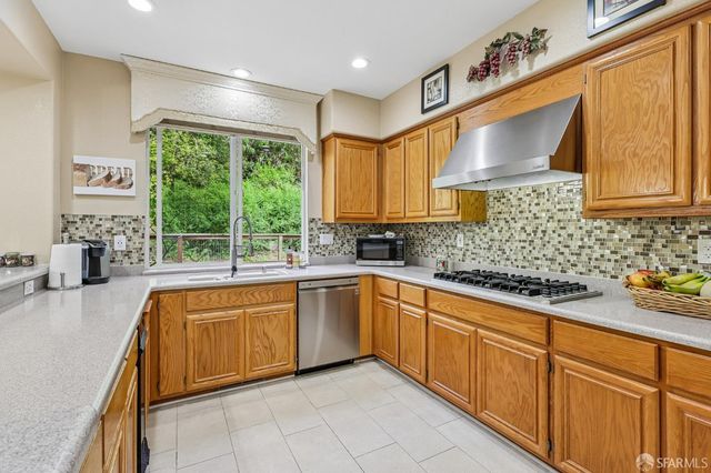 356 View Point Court, Pacifica, CA 94044