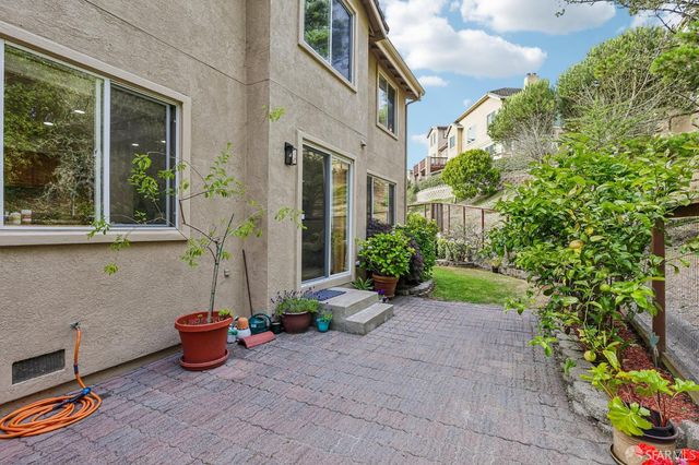 356 View Point Court, Pacifica, CA 94044