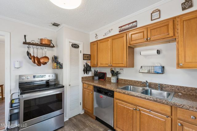 1500 Miller Street, Biloxi, MS 39530