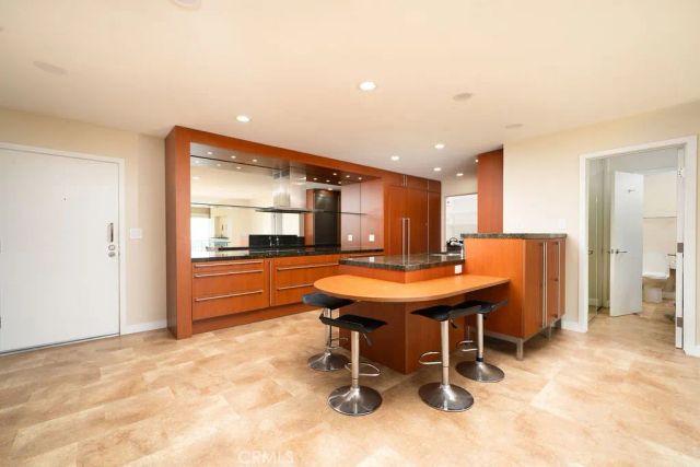 101 SCHOLZ PLAZA PH18, Newport Beach, CA 92663