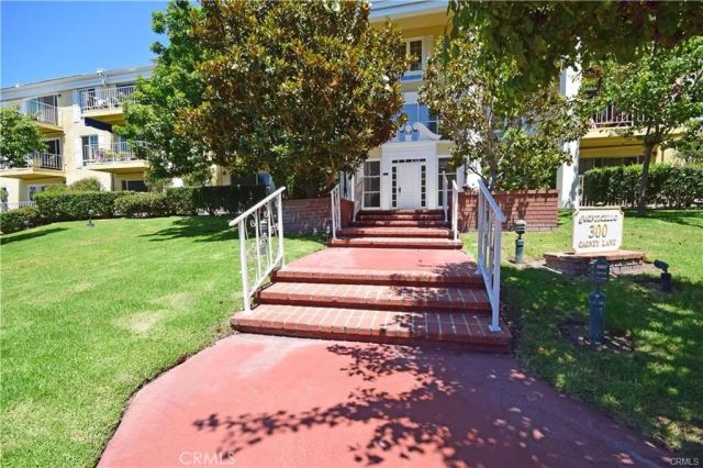 101 SCHOLZ PLAZA PH18, Newport Beach, CA 92663