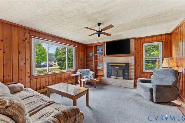 408 Wesley St, Ashland, VA 23005