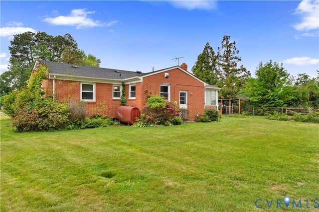 408 Wesley St, Ashland, VA 23005