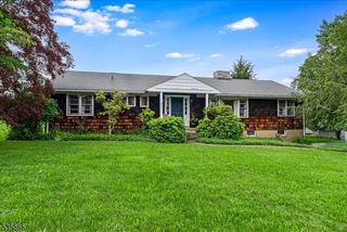 18 Pottersville Rd, Peapack Gladstone Boro, NJ 07934