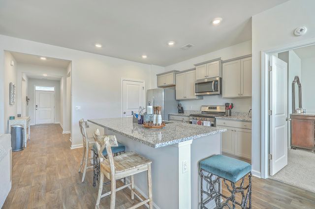 124 Lagoona Drive, Summerville, SC 29483