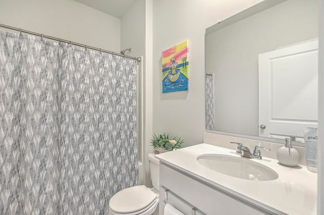 124 Lagoona Drive, Summerville, SC 29483