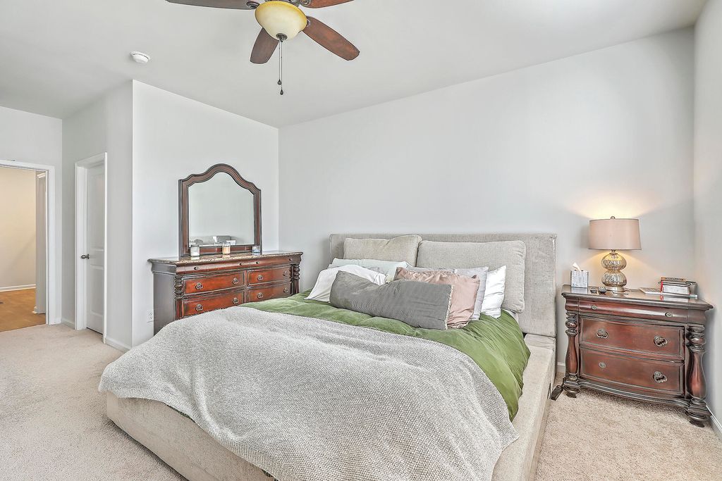 Image 13 of property listing at 124 Lagoona Drive, Summerville, SC 29483