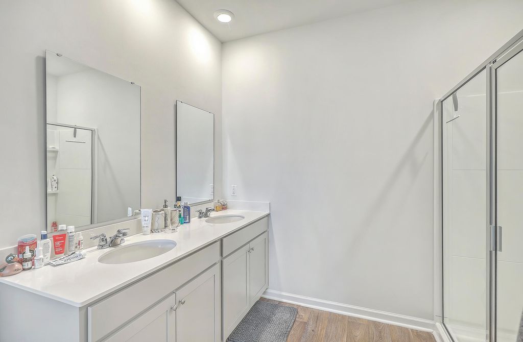 Image 22 of property listing at 124 Lagoona Drive, Summerville, SC 29483