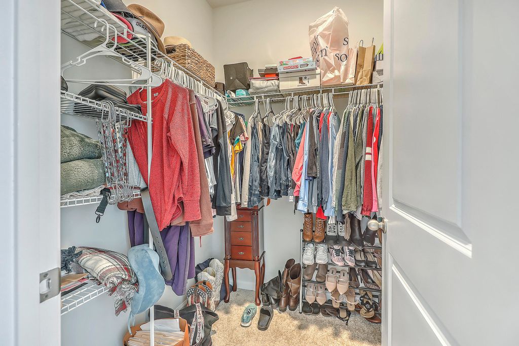 Image 23 of property listing at 124 Lagoona Drive, Summerville, SC 29483