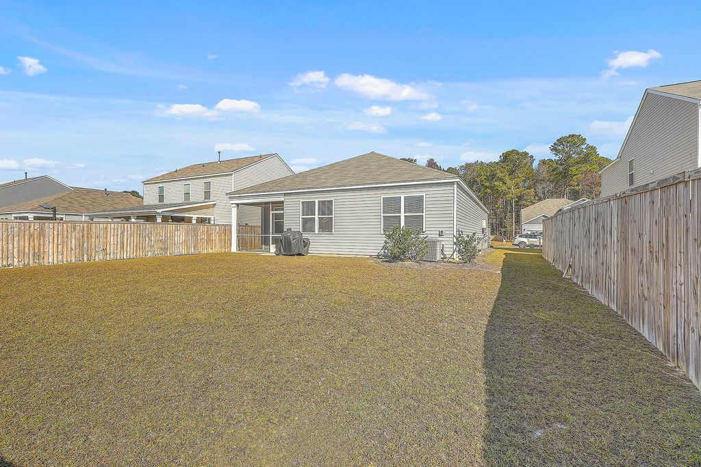 Image 29 of property listing at 124 Lagoona Drive, Summerville, SC 29483