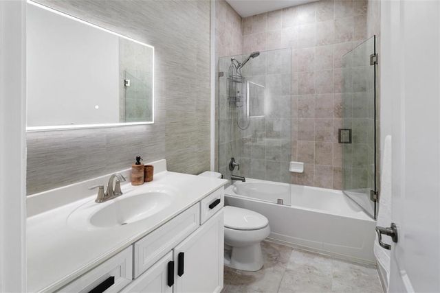 9726 Blue Isle Bay, Parkland, FL 33076