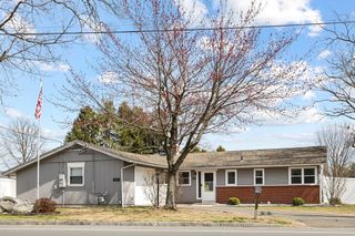 359 Granby Rd, Chicopee, MA 01013