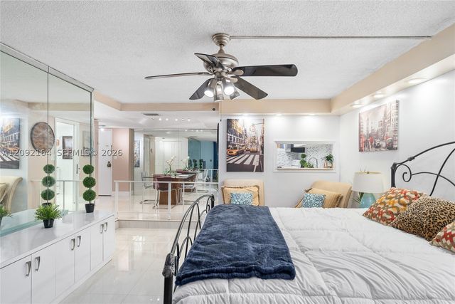 3670 Inverrary Dr 2R, Lauderhill, FL 33319